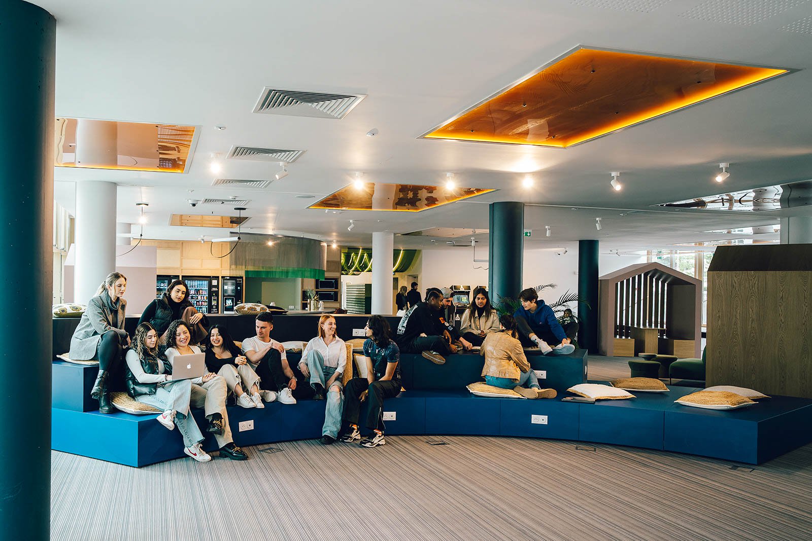 Espace exterieur jardin dans résidence étudiante à Villejuif