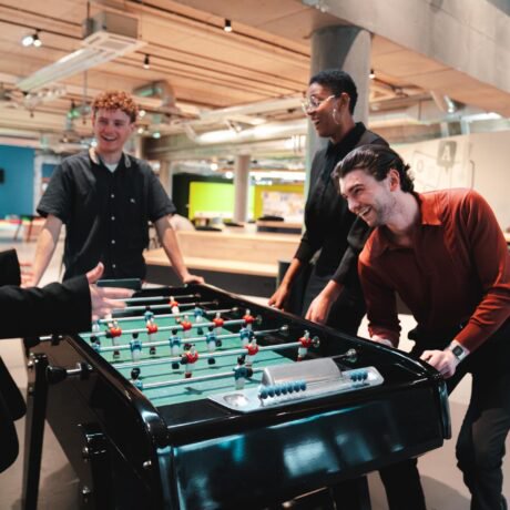 Espace détente avec babyfoot dans résidence étudiante massy palaiseau