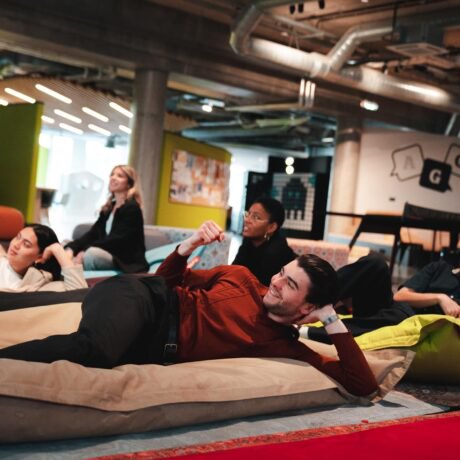 Espace détente écran géant dans résidence étudiante massy palaiseau