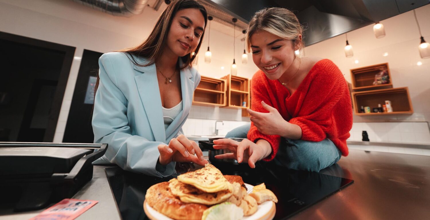 Cuisine partagée dans résidence étudiante à Massy-Palaiseau
