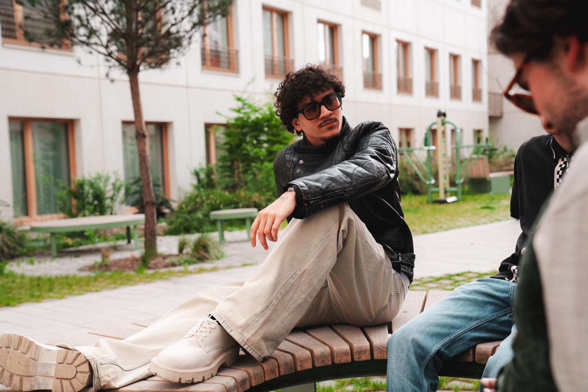 espace jardin exterieur dans résidence étudiante à villejuif