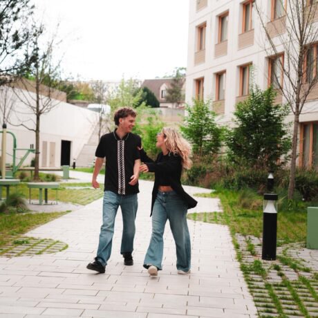Espace exterieur jardin dans résidence étudiante à Villejuif