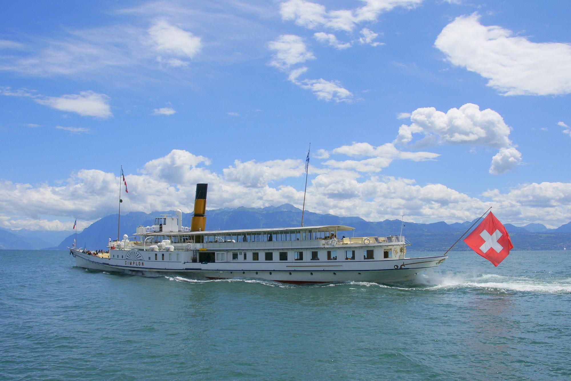bateau transport frontalier france suisse