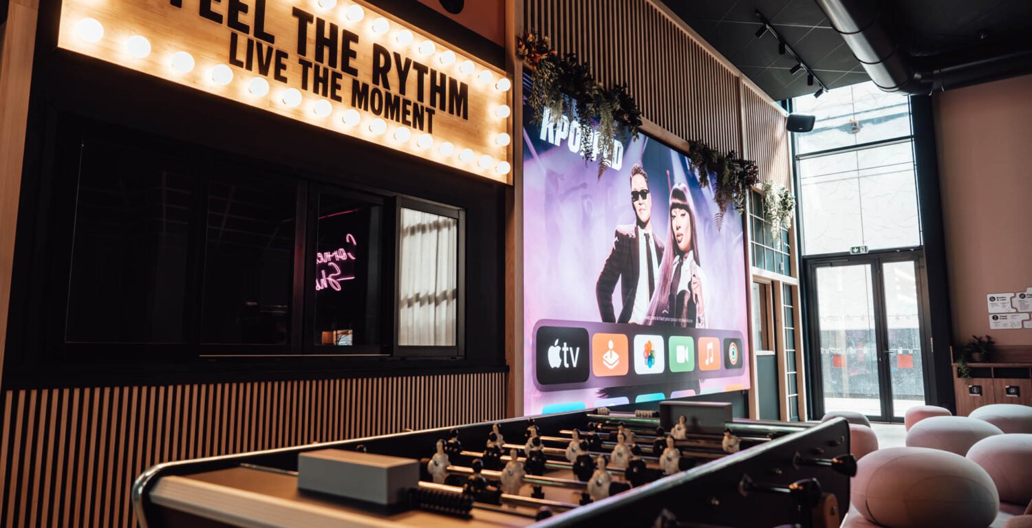 Résidence Ecla Genève Archamps - espace écran géant cabine dj billard