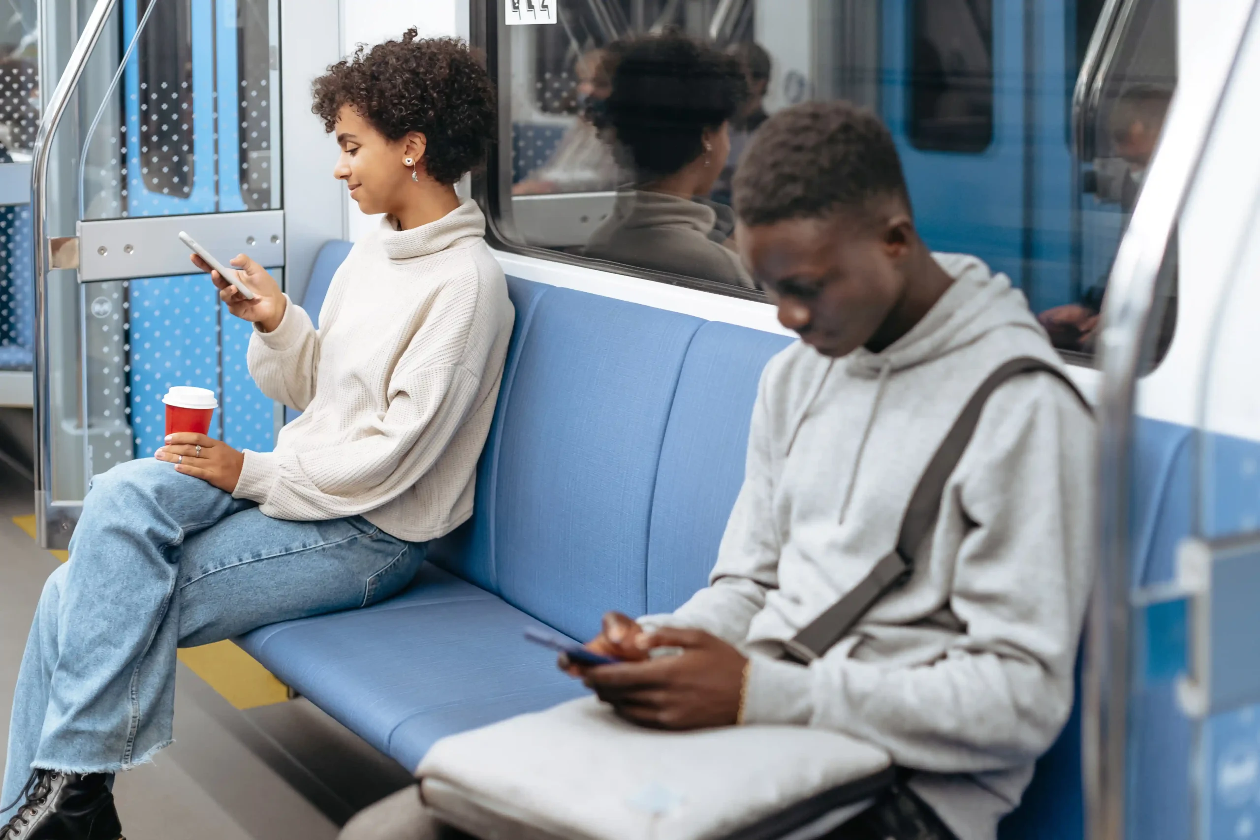 passagers dans métro